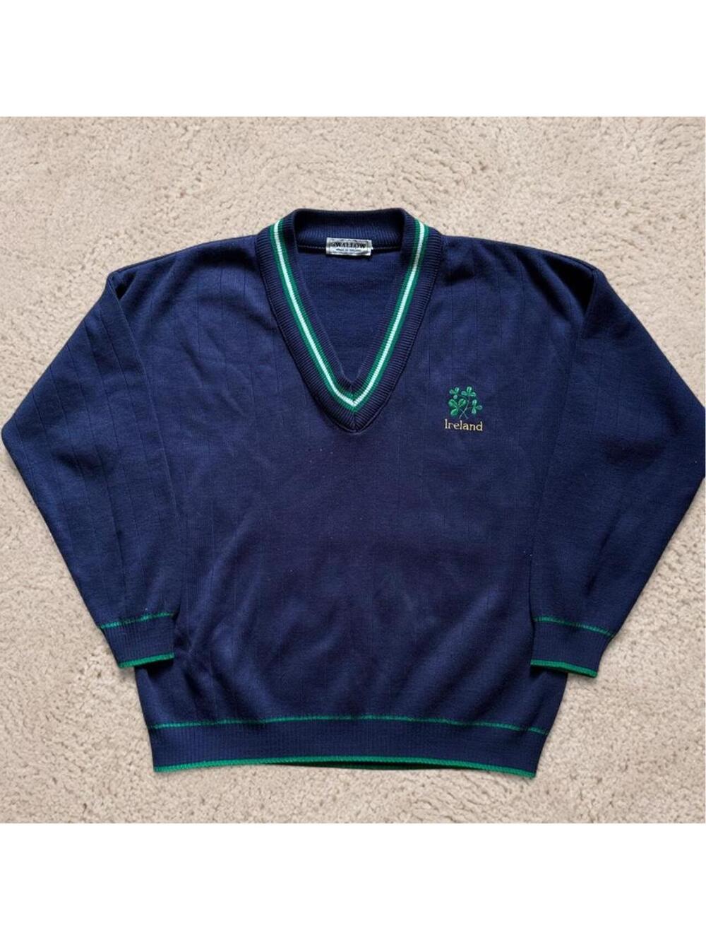 Beautiful vintage 80s made in Ireland sweater.